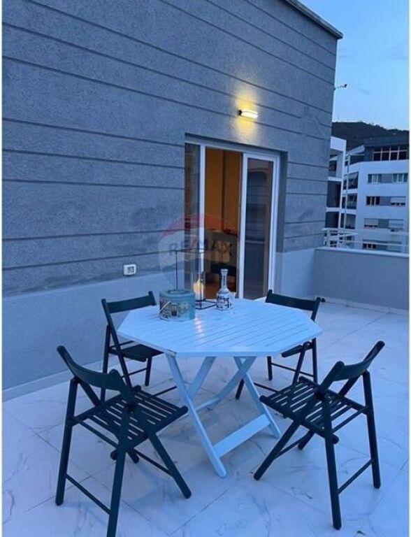 Penthouse me qira tek Kopshti Zoologjik