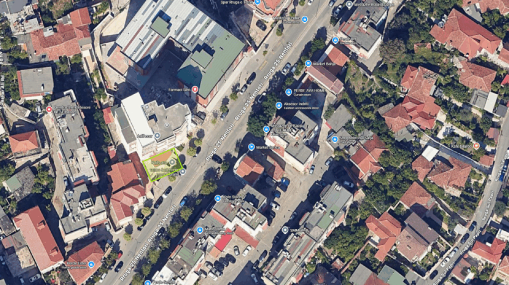 Spazio commerciale in vendita a Elbasan.