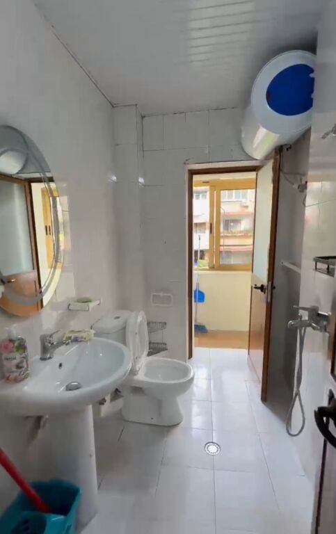 Jepet apartament  me qera 1+1+guzhine  Fakulteti  juridik  I Tiranes