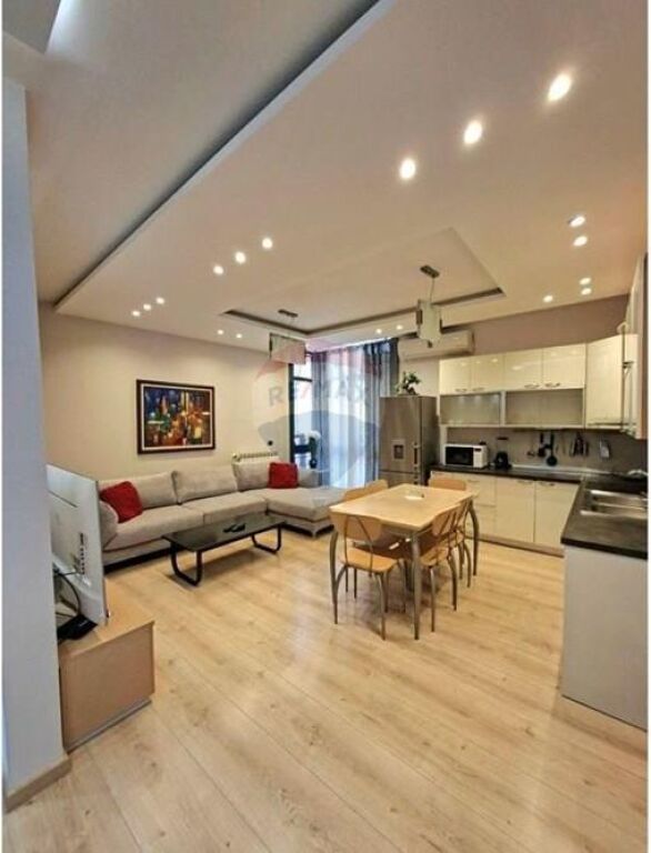 Jepet me Qira Apartament 2+1 pranë NOBIS