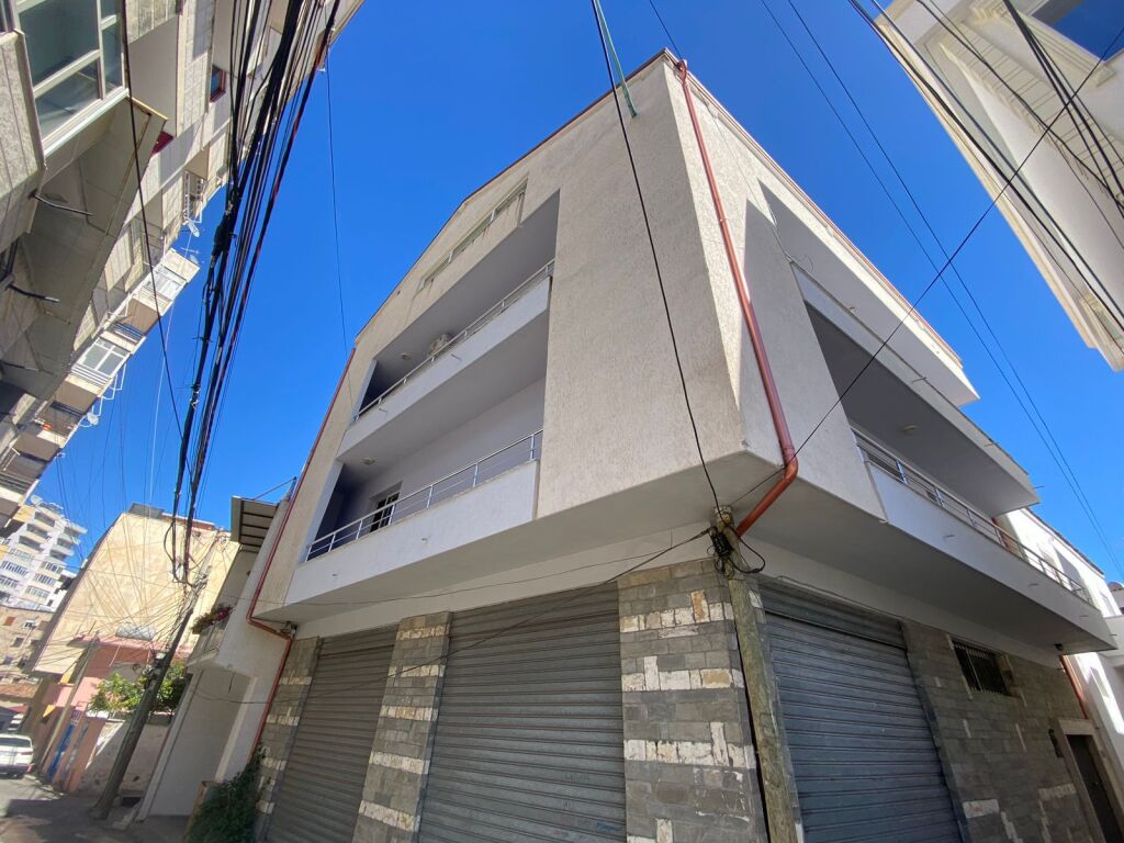 PRIVATE VILLA FOR SALE 4 FLOORS, SEFER EFENDIU NEIGHBORHOOD, DURRES. District Court of Durrës Judicial District, Durrës, Albania