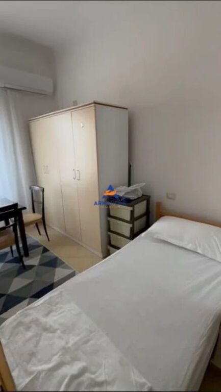 JEPET GARSONJERE ME QERA 30M2 "PAS CONCORD CENTRE, RRUGA 5 MAJ" 300 EURO