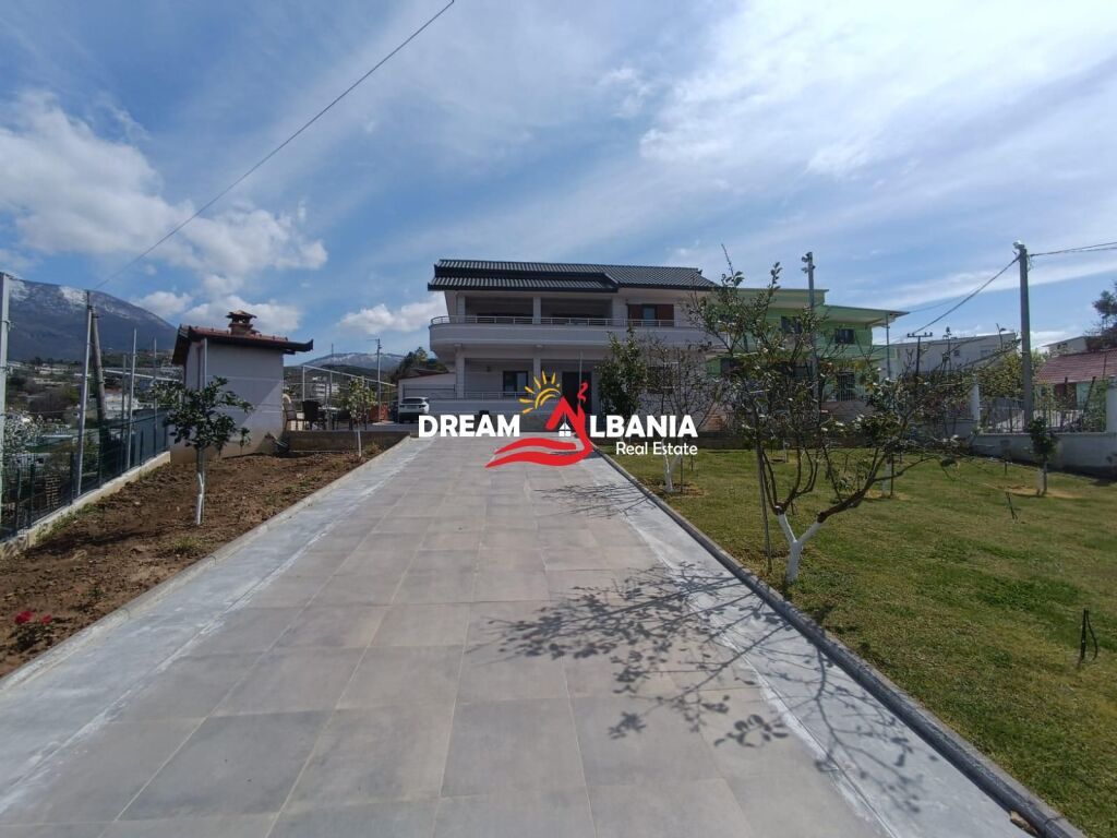 Vilë për shitje në Shkozë, Tiranë (ID 4151217)