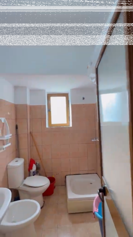 Apartament 1+1, Mine Peza!