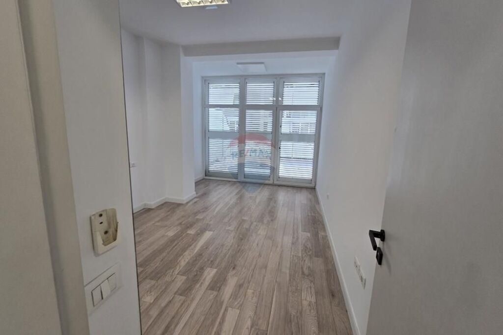 Office - For Rent - Kika 2, Tirana
