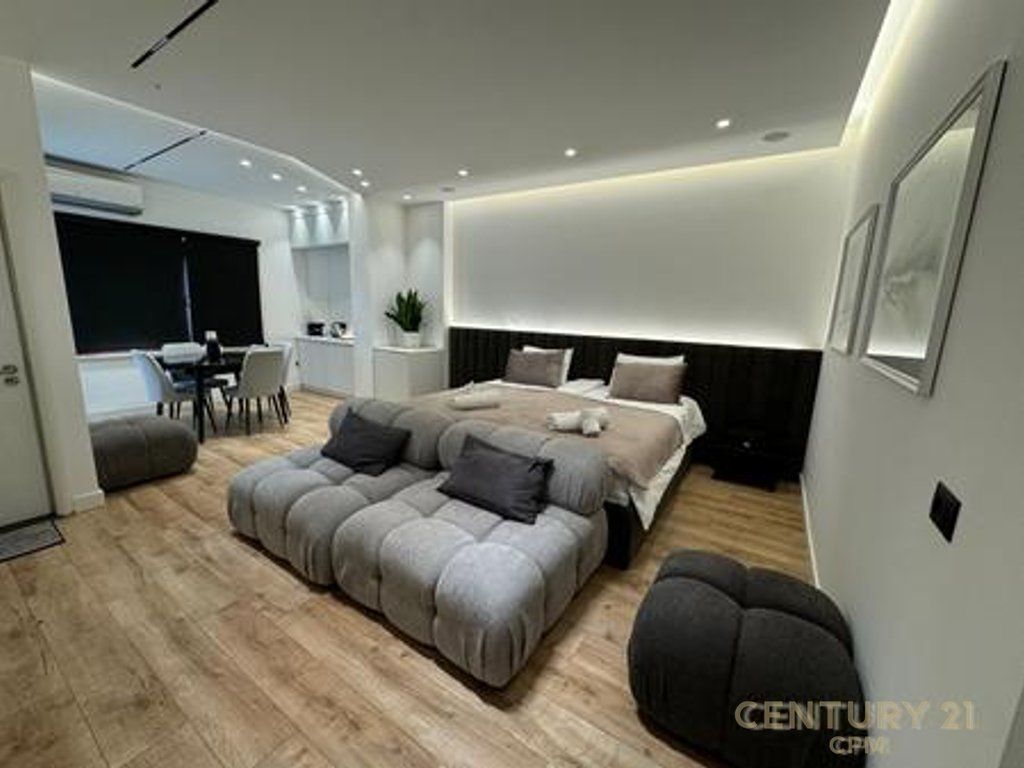 Garsoniere per shitje te Sheshi Wilson