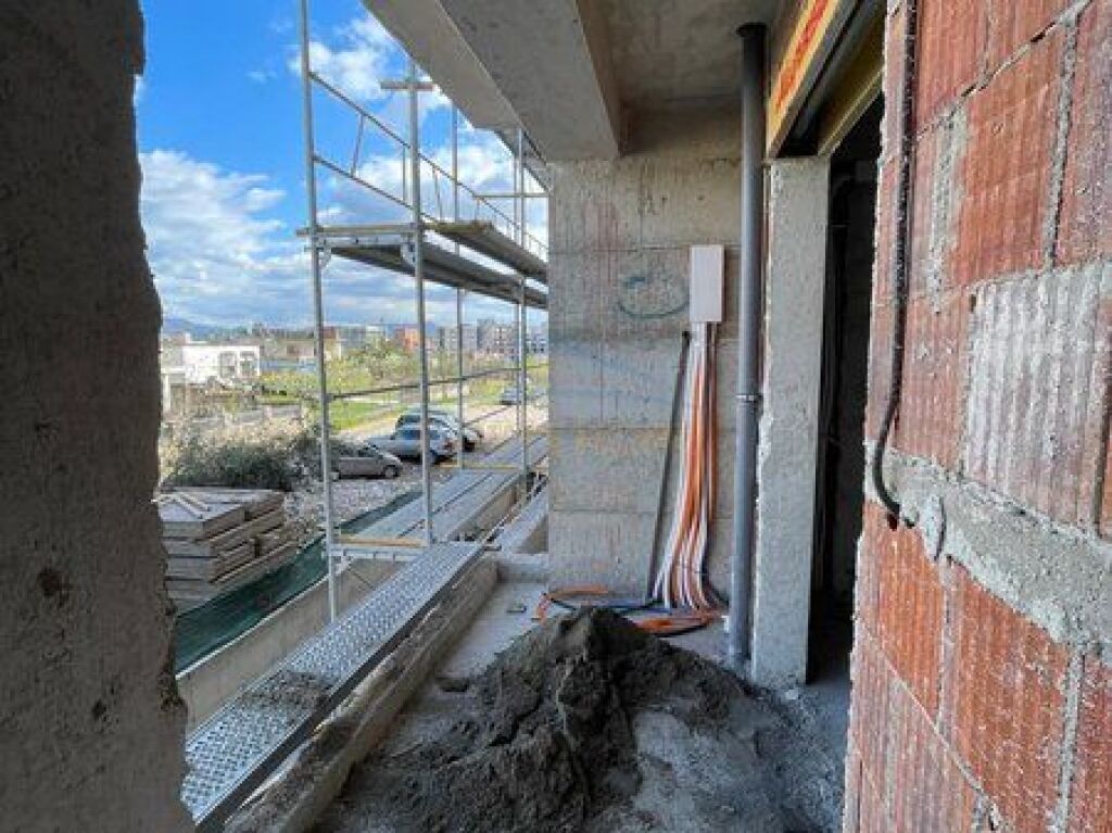 Shitet, Apartament 2+1, Paskuqan, Tirane . Empire66629