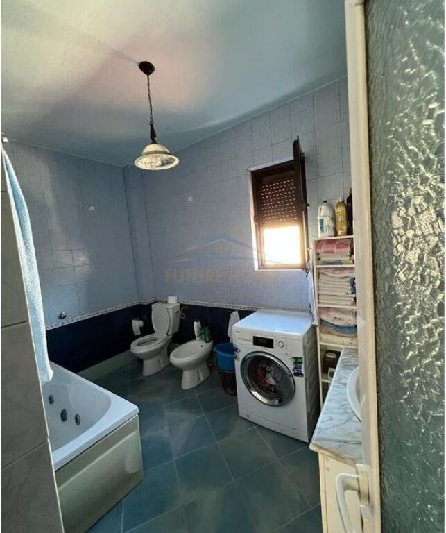 Shitet, Apartament 2+1, Zogu i Zi, Tirane