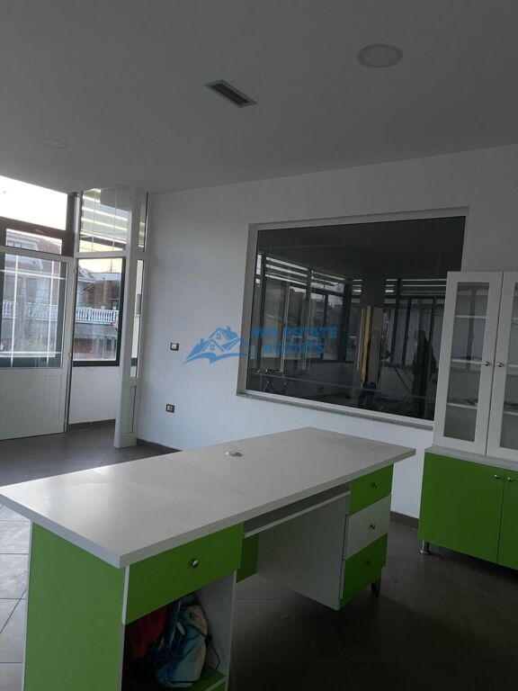 Ambient biznesi me qera – Spitallë, Durrës