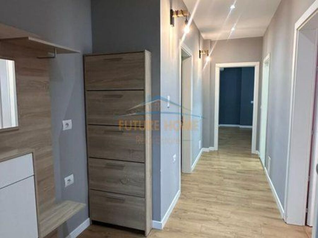 Qera,Apartament 2+1+2+Post Parkimi,Kopshti Botanik,Tiranë