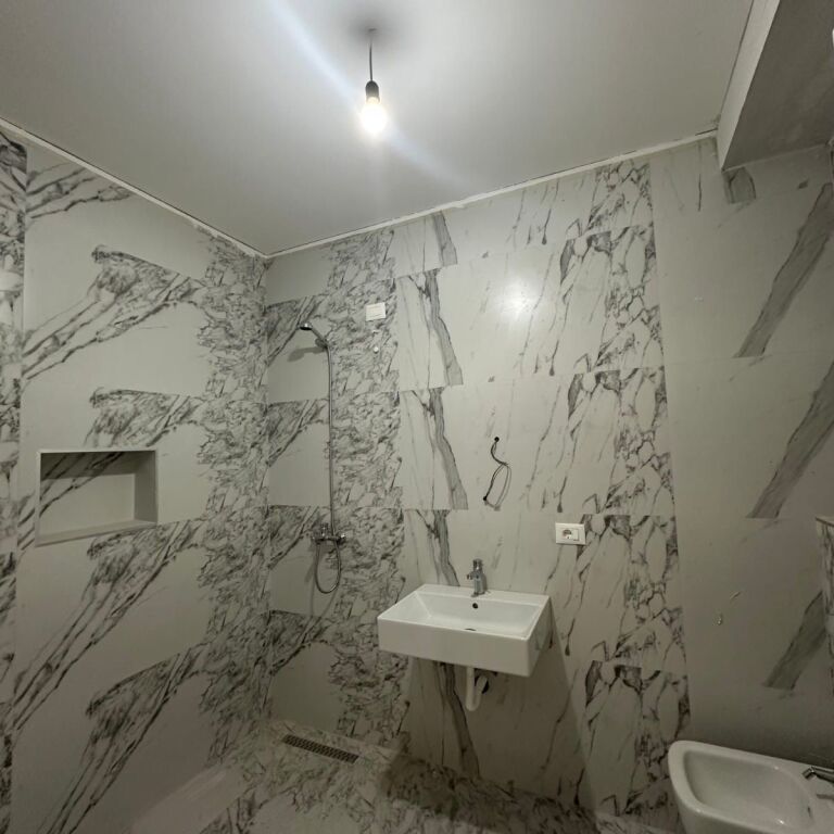 🏡✨ Apartament 3+1 për Shitje – Komuna e Parisit ✨🏡