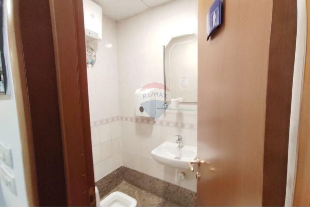 Ufficio - In Affitto - Via Sulejman Delvina, Tirana