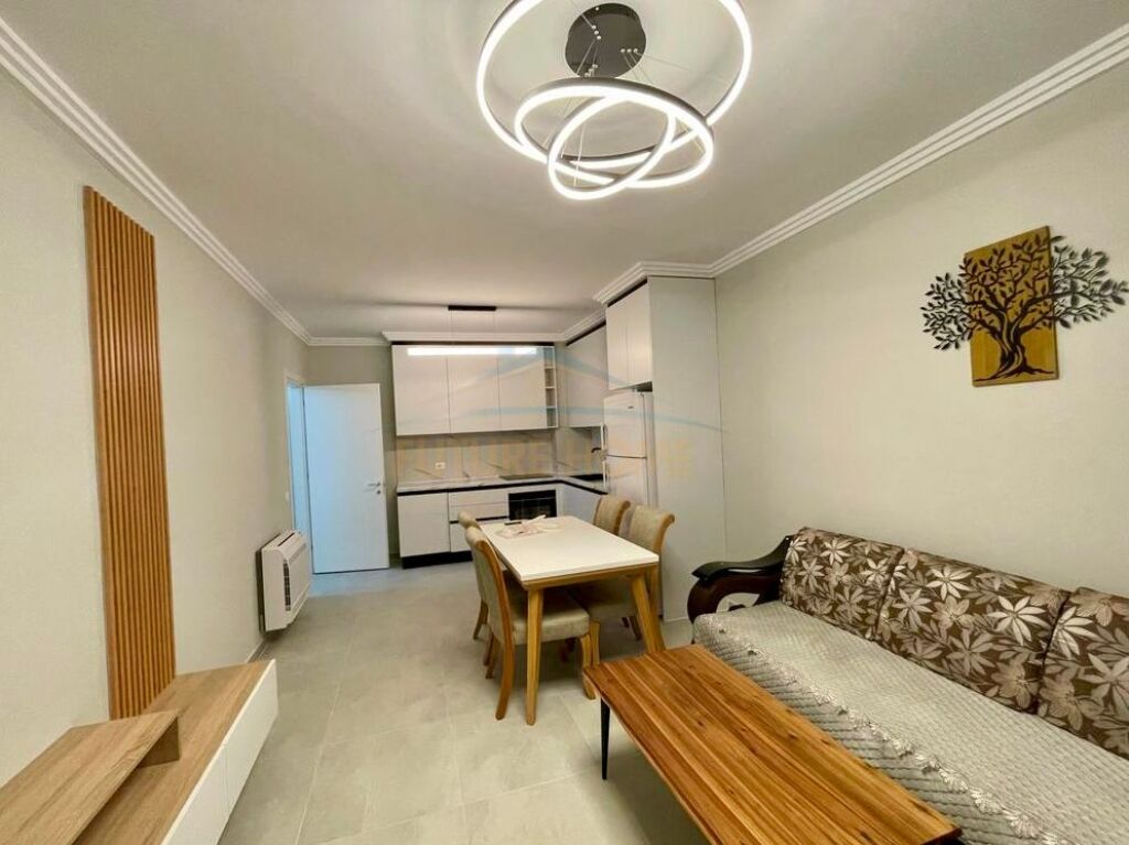 Affitto, Appartamento 2+1+Posto auto, Univers City, QTU, Tirana