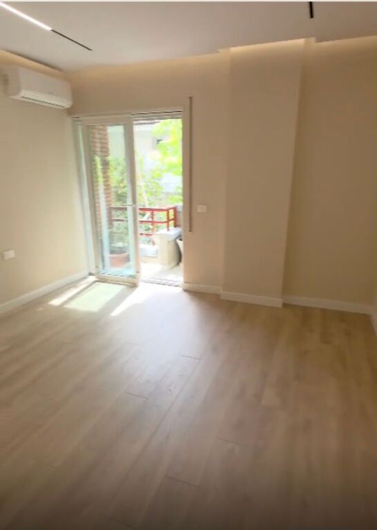 Ambjent me qera perballe Coin