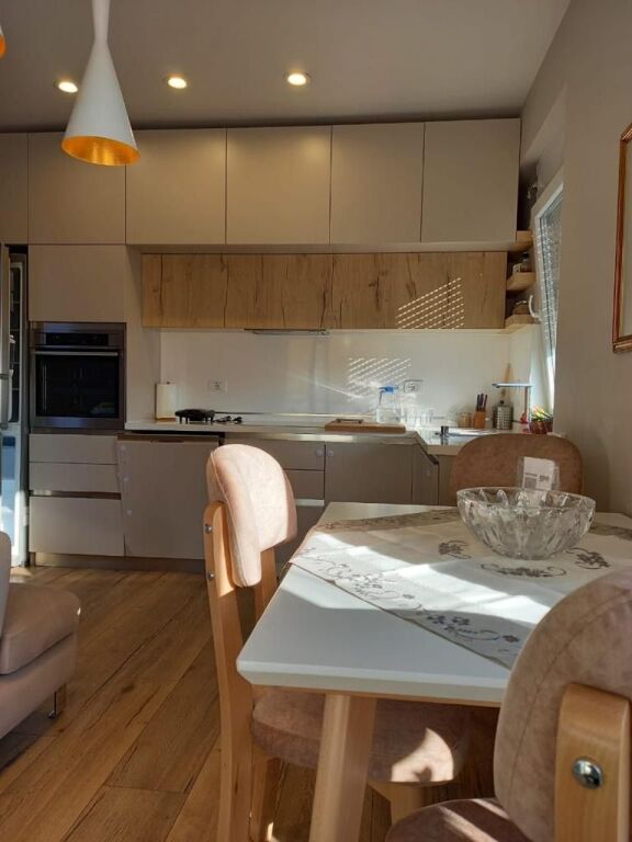 Super ap 2+1 a 21-dhjetori ( complesso contatto )