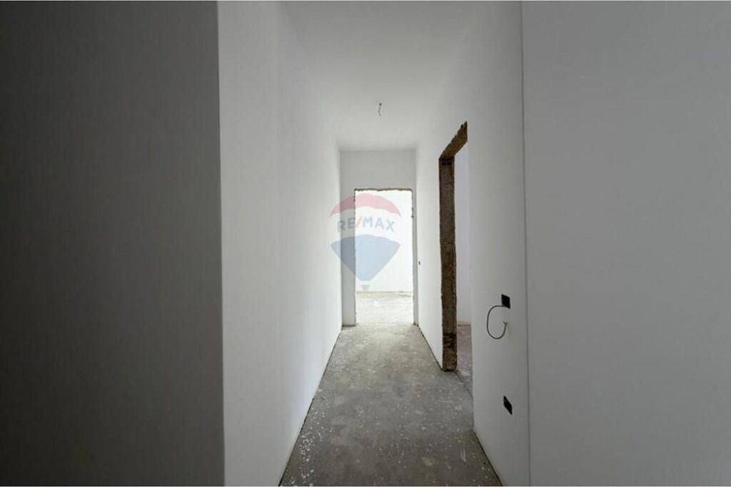 Appartamento 2+1 vicino a Kryegjyshata via Ali Demi!