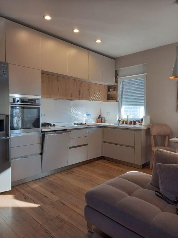 Super ap 2+1 a 21-dhjetori ( complesso contatto )