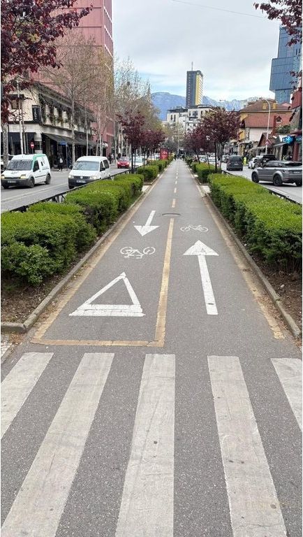 SHITET ZYRE BUZE RRUGES SE KAVAJES!
