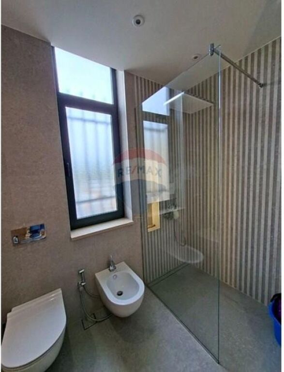 Jepet me Qira Apartament 2+1 pranë NOBIS