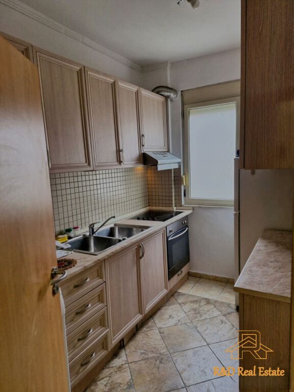 🏡 APARTAMENT ME QERA – Rruga e Kosovareve