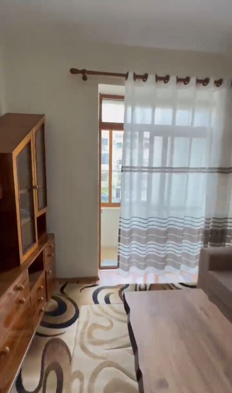 Jepet apartament  me qera 1+1+guzhine  Fakulteti  juridik  I Tiranes