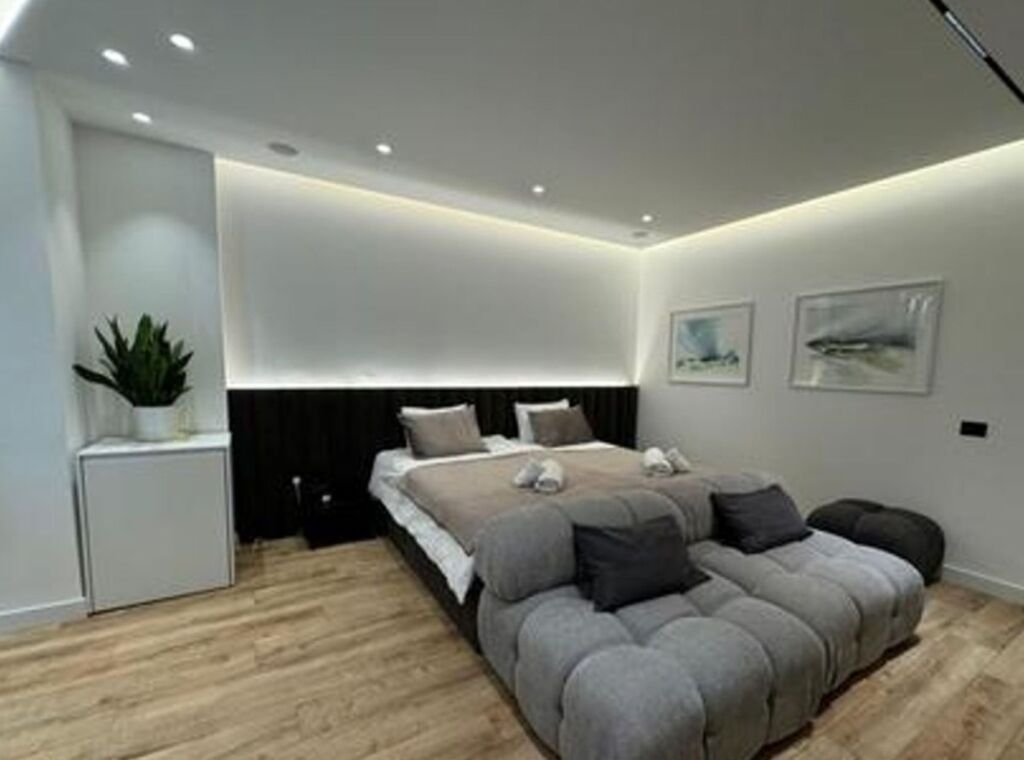 Garsoniere e Mobiluar në Shitje