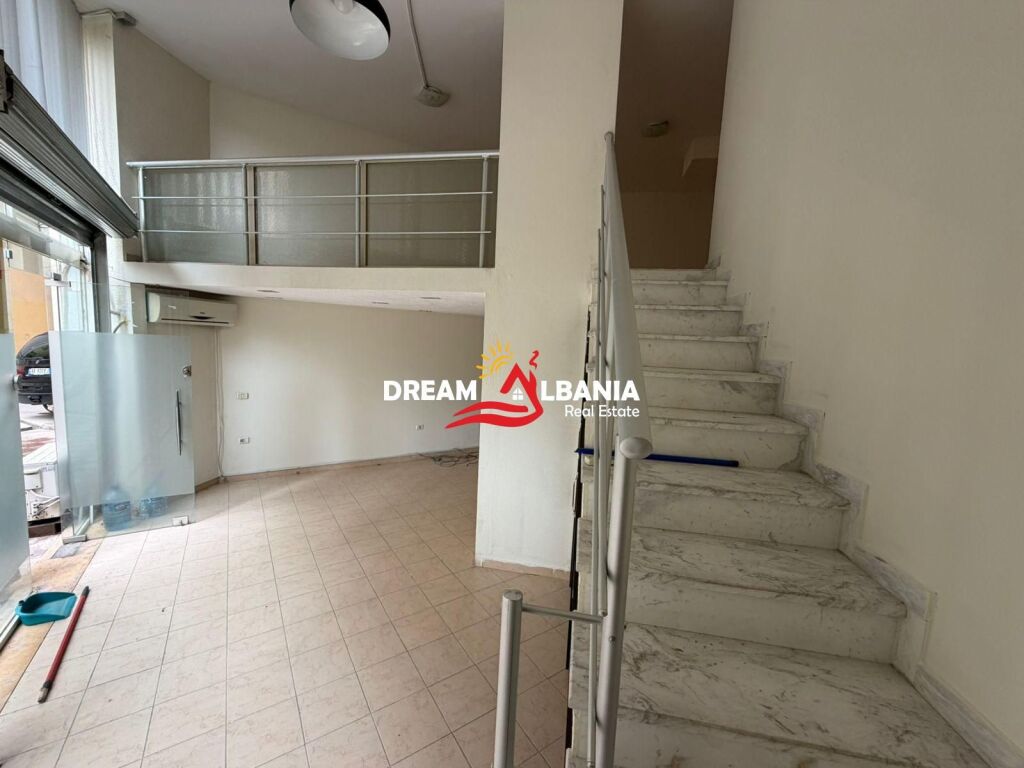 Jepet me qera ambient biznesi Duplex tek Pazari i Ri prane Bolv Oil (ID 42611418)f