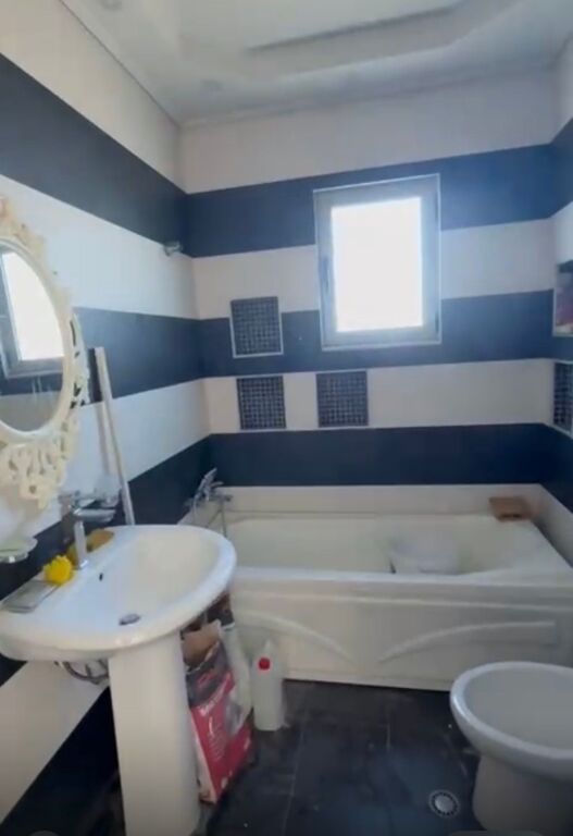 Appartamento in vendita 2+1 a Komuna e Parisit