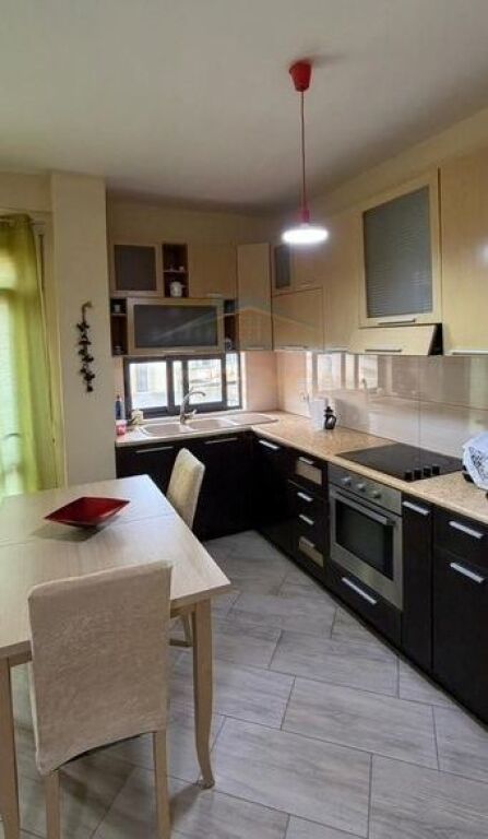 Qera, Apartament 1+1, Fresk, Tiranë.