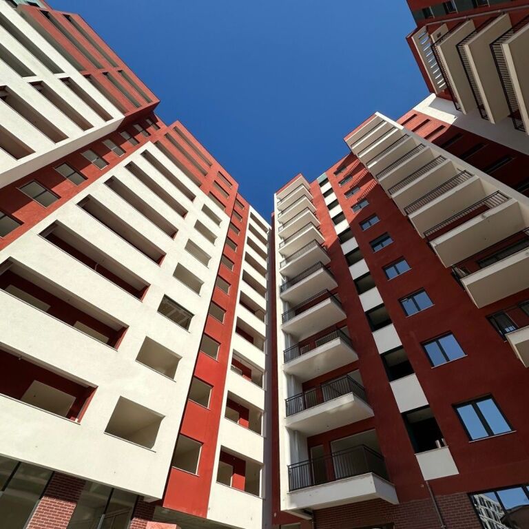 📌 Vendesi in vendita Appartamento 2+1 – Complesso Mirabella, Xhamllik 📍