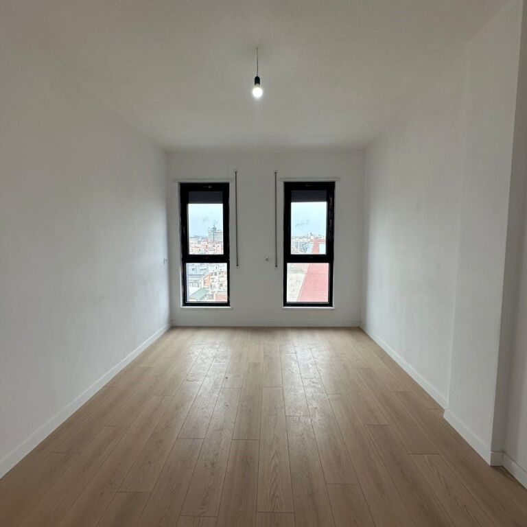 🏡✨ Apartament 3+1 për Shitje – Komuna e Parisit ✨🏡