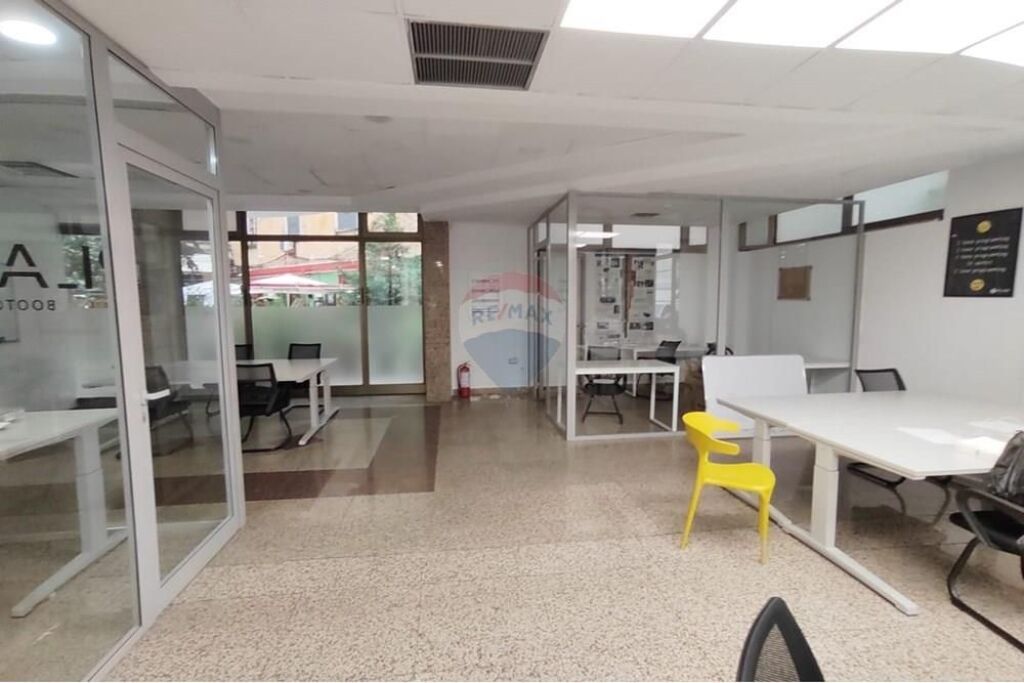 Ufficio - In Affitto - Via Sulejman Delvina, Tirana
