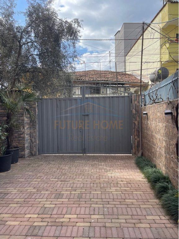 Qera, Apartament 2+1, Shkolla e Kuqe, Tirane