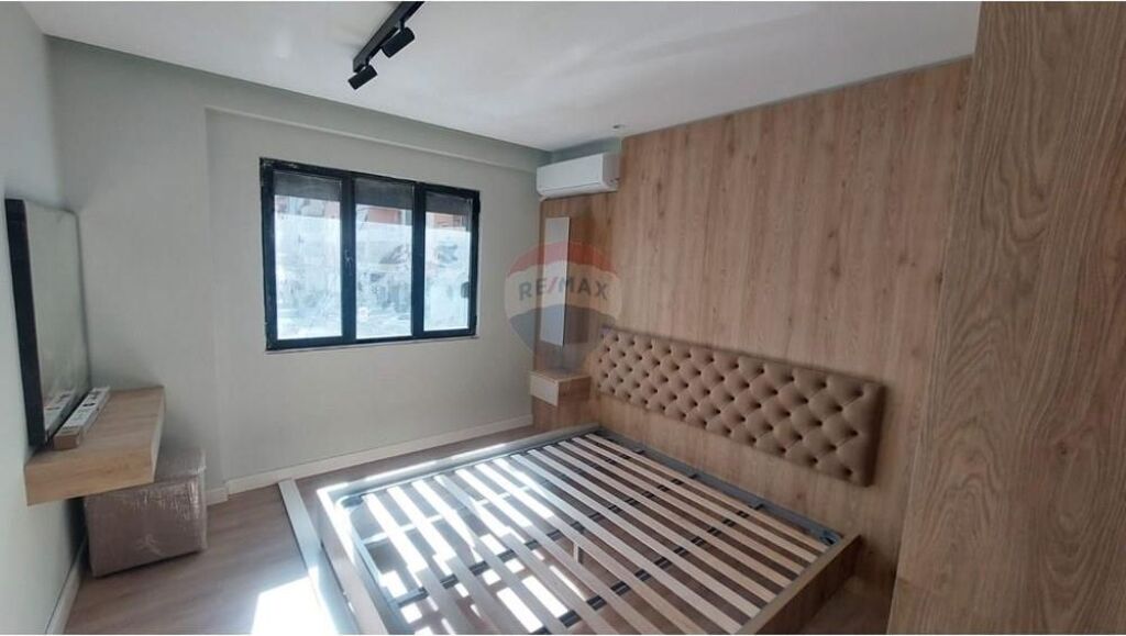 Apartament 1+1 me qera Komuna e Parisit