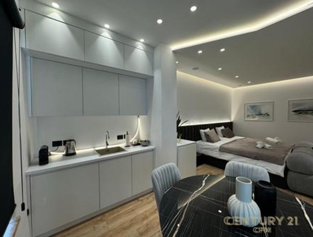 Garsoniere per shitje te Sheshi Wilson