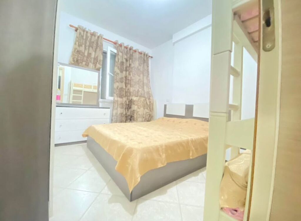 ✅Shitet 1+1+Ballkon plazh (Shkëmbi Kavajës) 