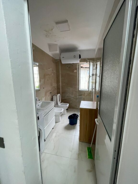 Super ap 1+1 tek rruga e durresit ( ambasada francese )