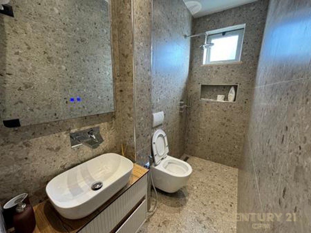 Garsoniere e Mobiluar në Shitje tek Sheshi Willson