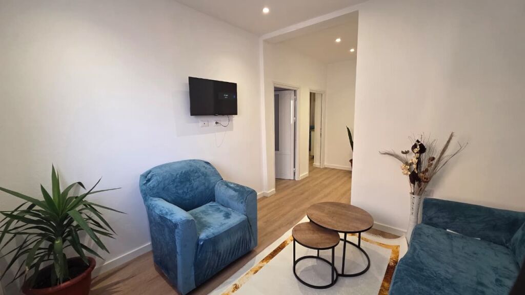 Apartament 2+1 me qera ,prane ish-Serat,Vlore