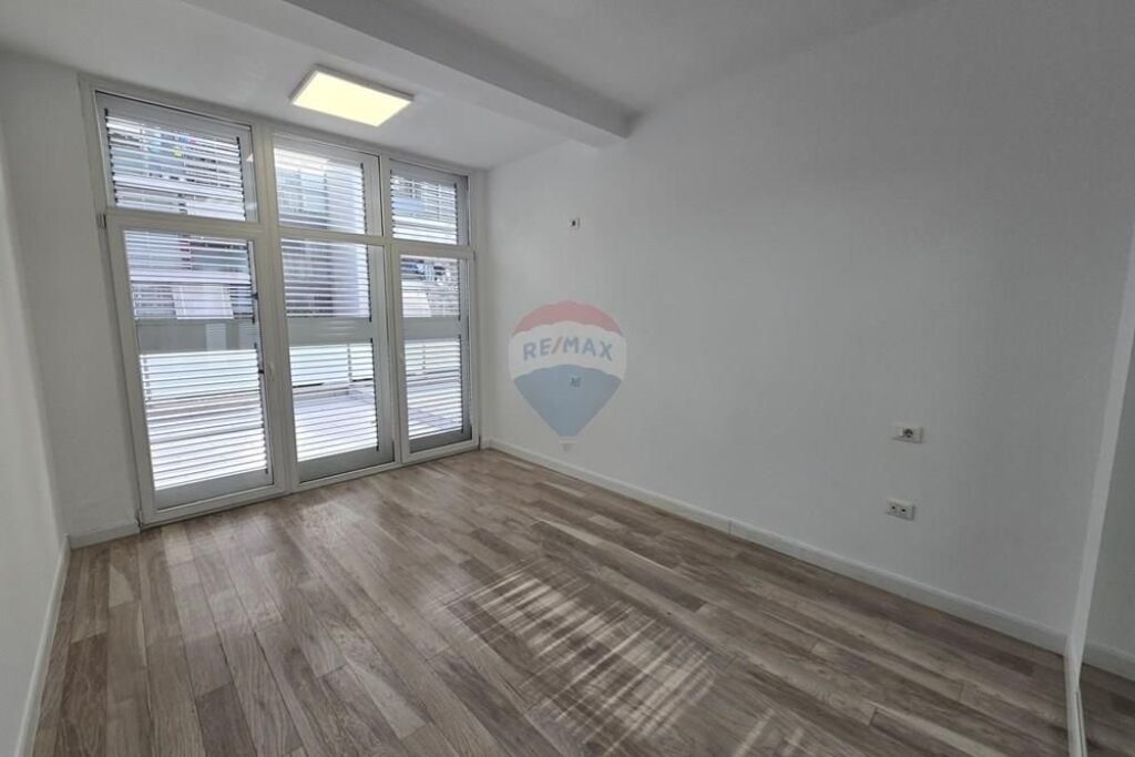 Office - For Rent - Kika 2, Tirana
