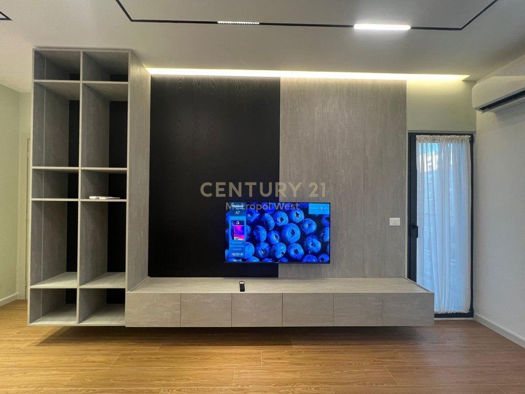 🏡 Apartament 1+1 me qira në Porcelan – përballë UET!