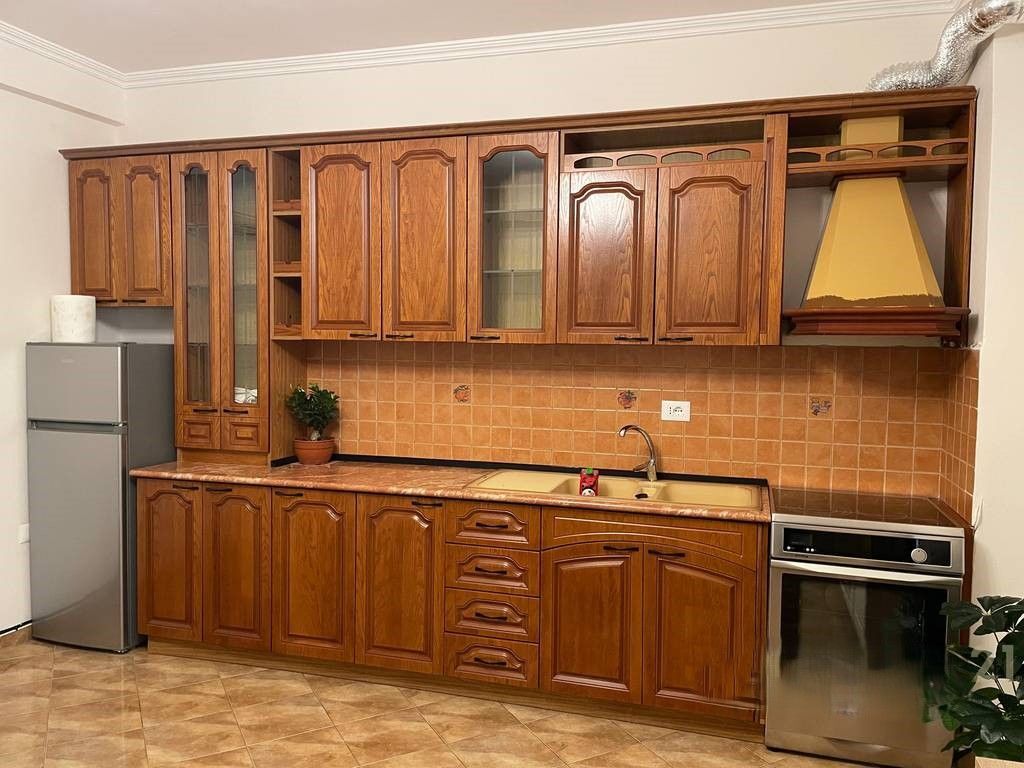 Shitet apartament 1+1 ne Don Bosco