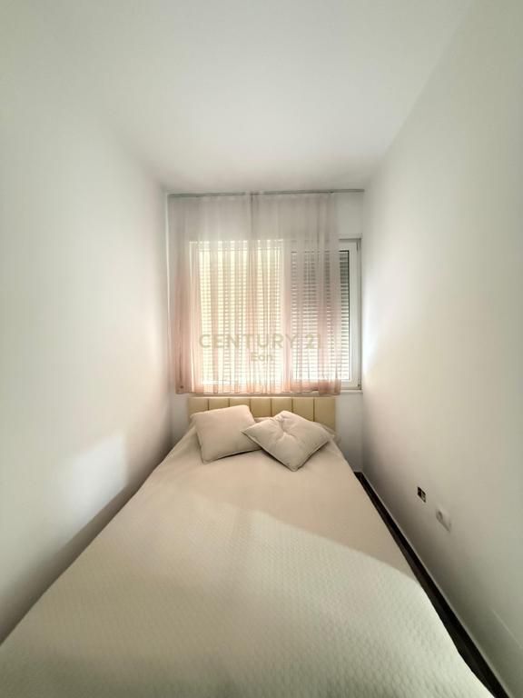 Apartament 2+1me Oborr 266 m2 për Shitje në Gjirin e Lalzit, Durrës !