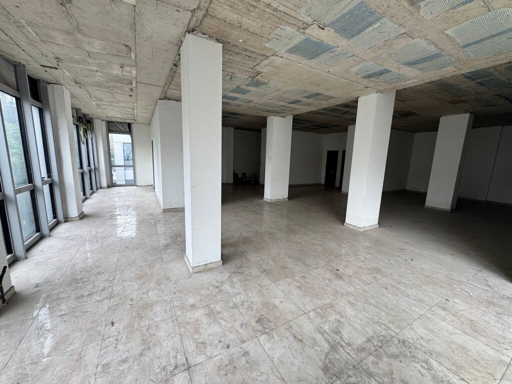 🏢 LOCALE COMMERCIALE (UFFICIO) IN AFFITTO – VICINO AL BLOK