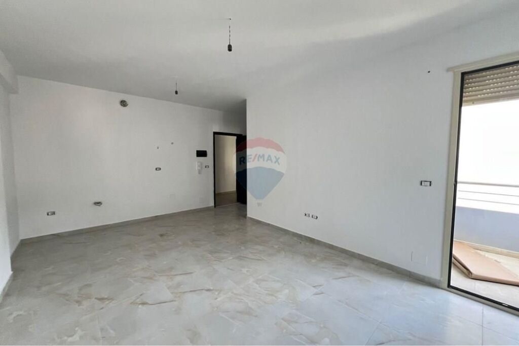 🏡 Garsoniere – Për Shitje | Lungomare, Vlorë