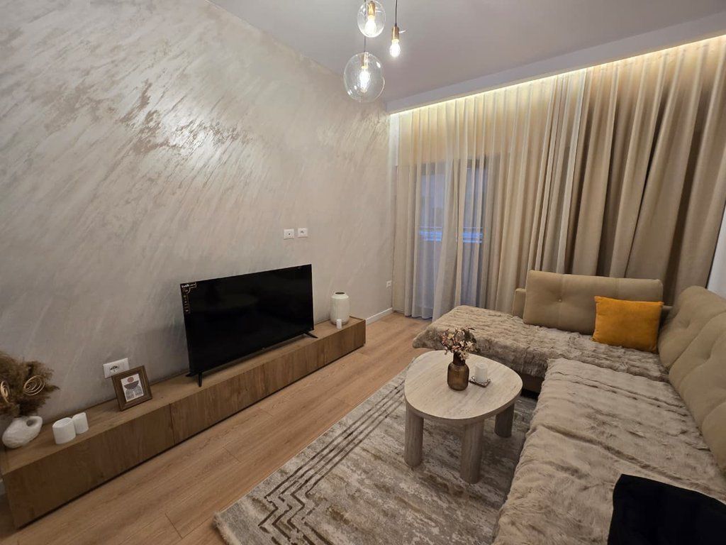 Qera, Apartament 2+1, Qendër, Tiranë.