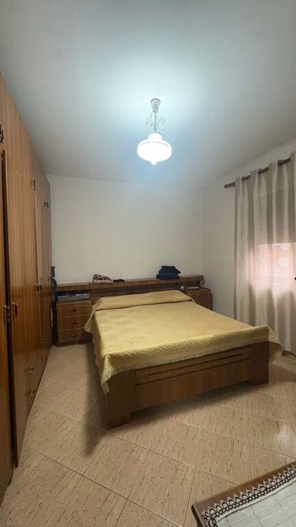 shitet apartament 1+1 i mobiluar tek Rruga Myslym Shyri