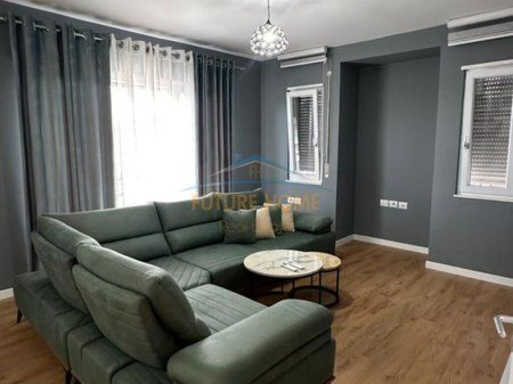 Qera,Apartament 2+1+2+Post Parkimi,Kopshti Botanik,Tiranë