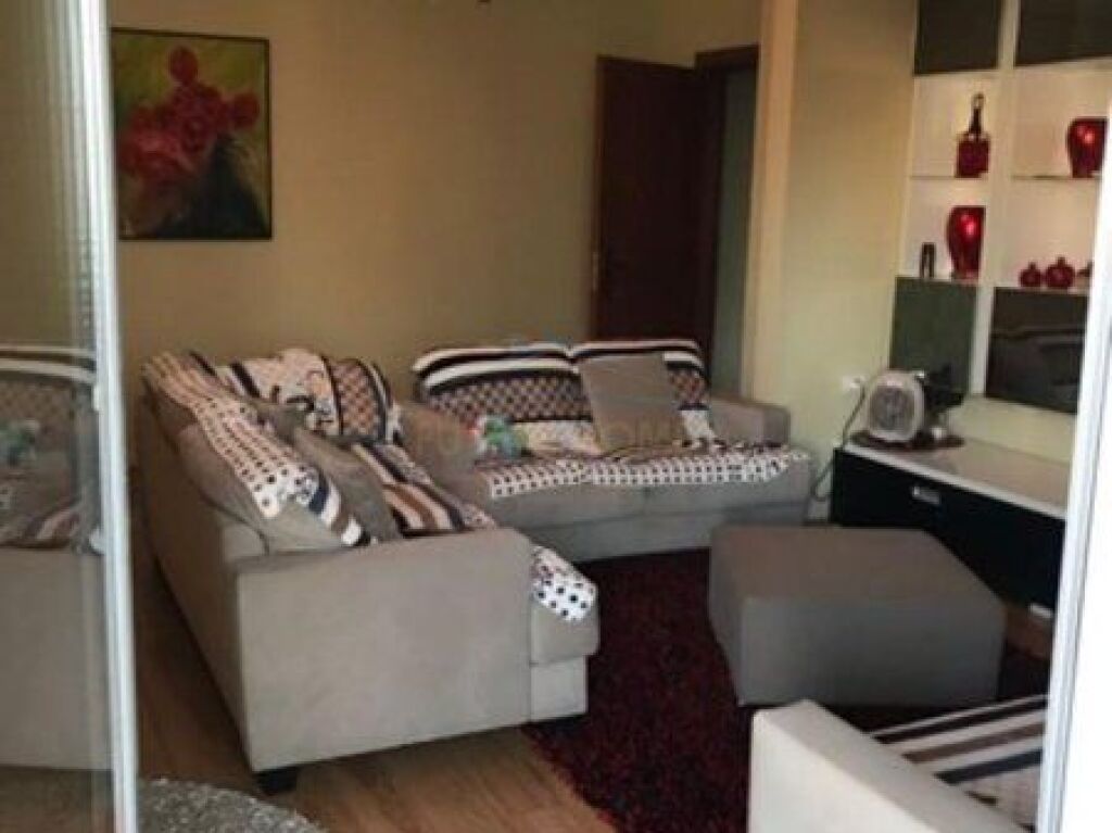 Shitet, Apartament 2+1, Ministria e Jashtme