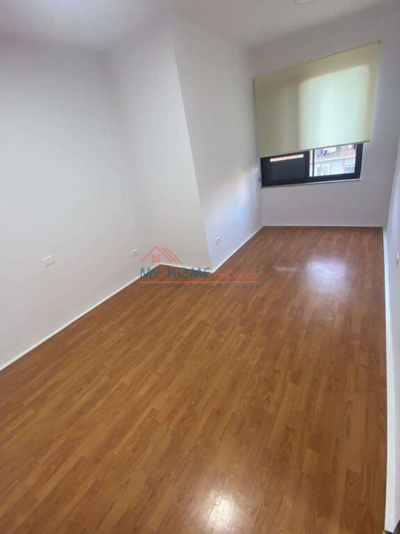 Zyre me qera Bllok ne Tirane